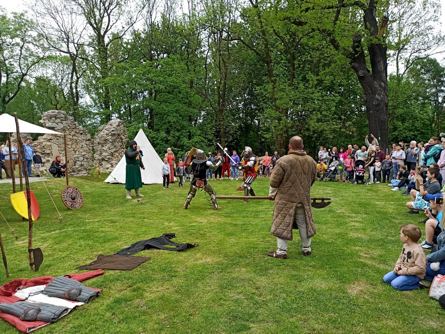 Słowianie na zamku rudzkim 23