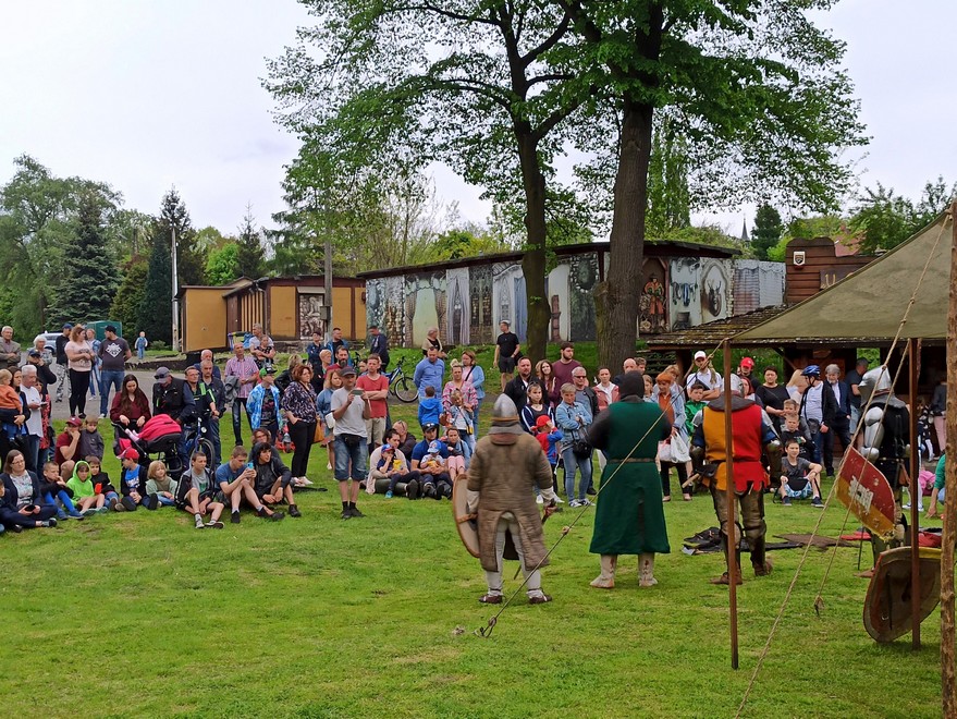 Słowianie na zamku rudzkim 30