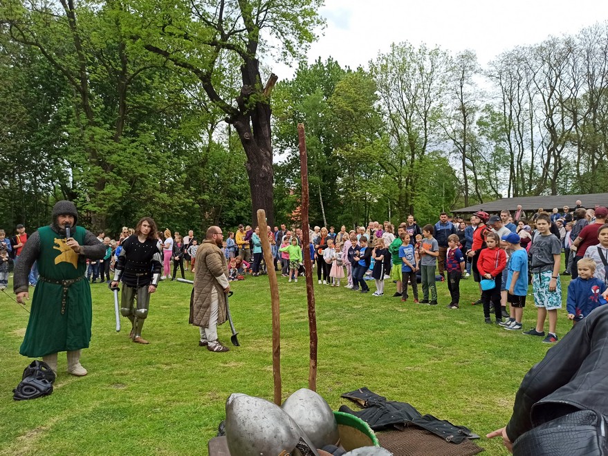 Słowianie na zamku rudzkim 41