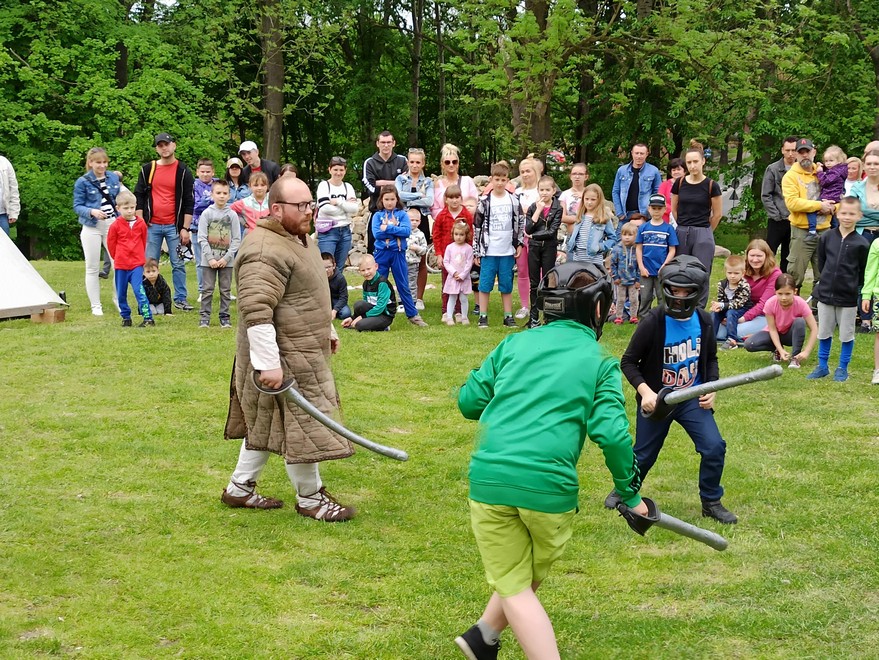 Słowianie na zamku rudzkim 42