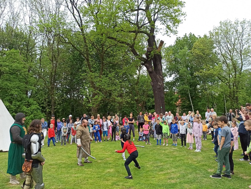 Słowianie na zamku rudzkim 44