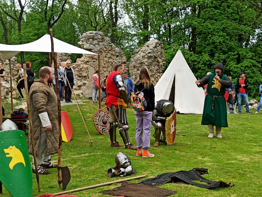 Słowianie na zamku rudzkim 53