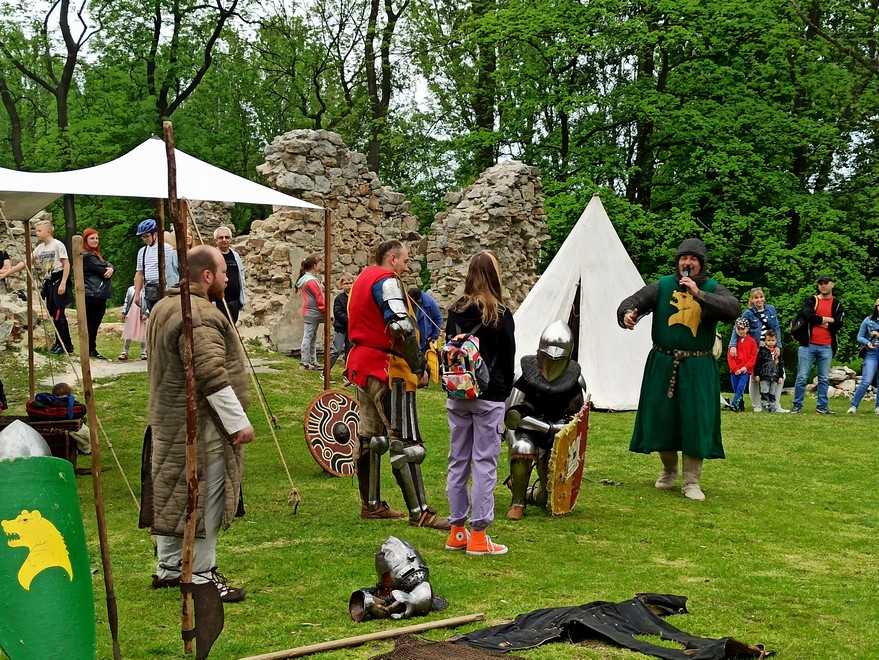 Słowianie na zamku rudzkim 56