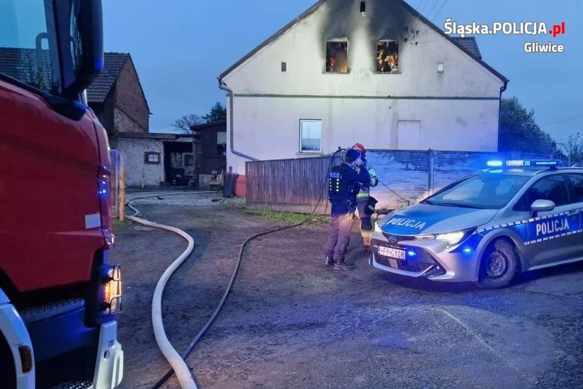 Policjanci ratowali mieszkańców z płonącego budynku w Pyskowicach!