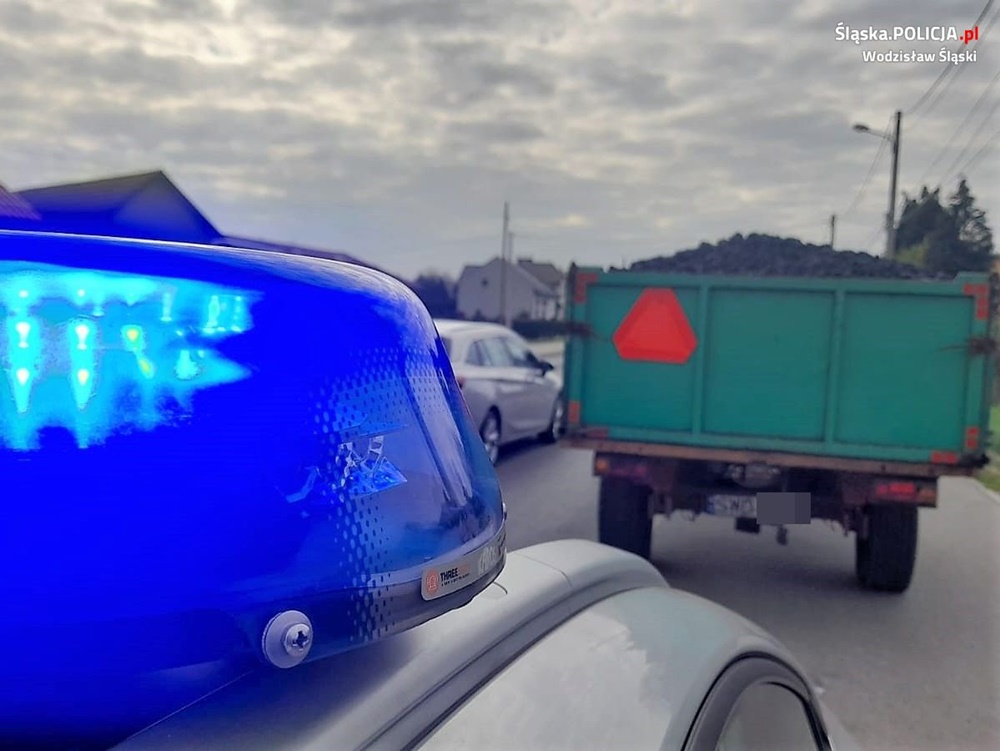 Wodzisław Śląski: Jechał traktorem i gubił węgiel!