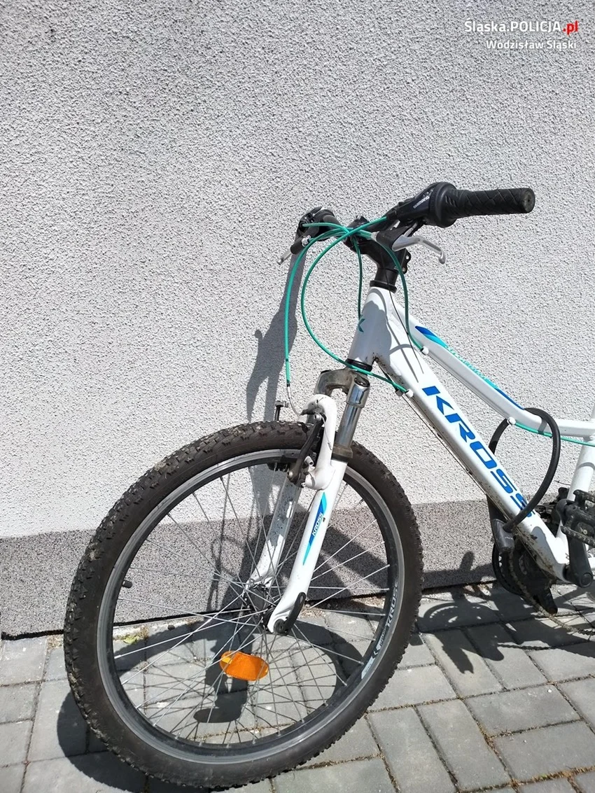 Wodzisławscy policjanci poszukują właściciela roweru. Poznajesz go?
