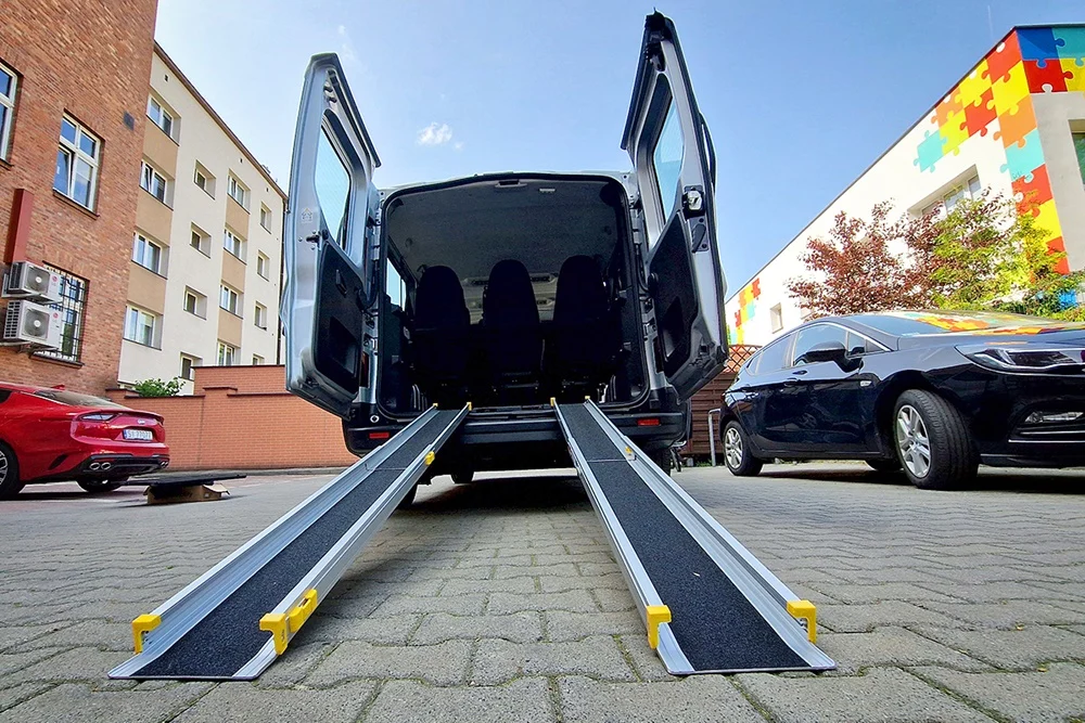 Nowy Renault Trafic przystosowany do transportu osób z niepełnosprawnościami