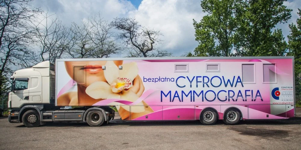 Mammobus Narodowego Instytutu Onkologii w Piekarach Śląskich