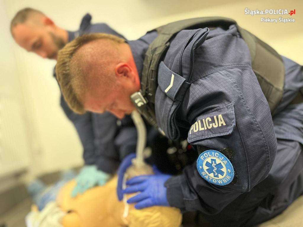 Piekary Śląskie: Zmagania policyjnych ratowników podczas zawodów Pierwszej Pomocy