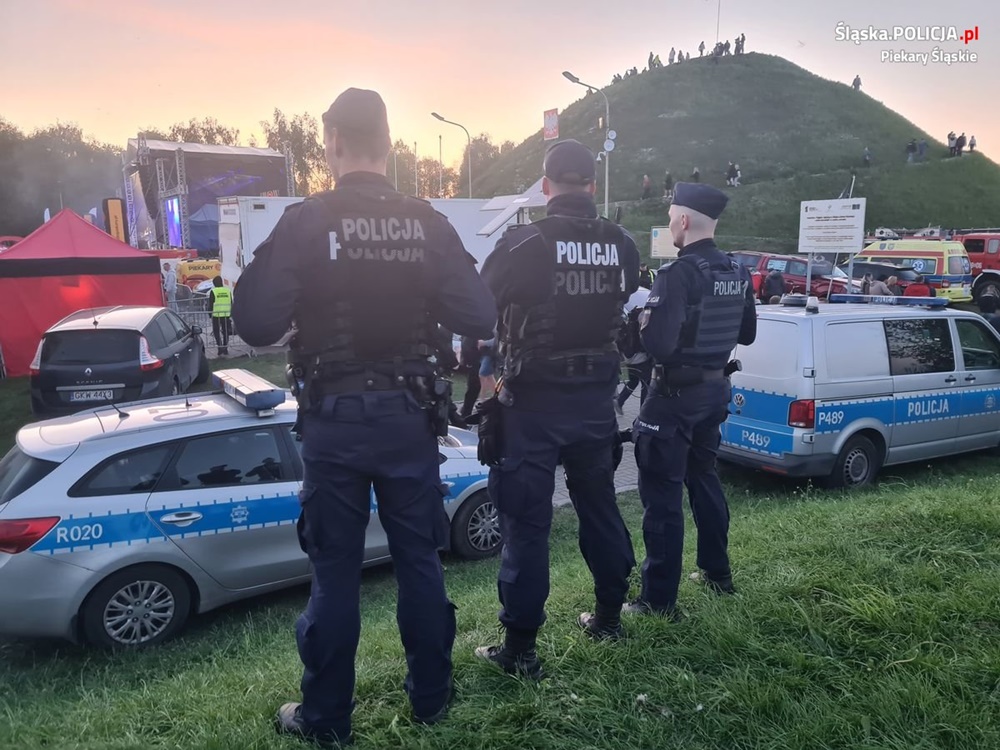Piekarscy mundurowi zabezpieczali imprezy na Kopcu Wyzwolenia. Co się działo?