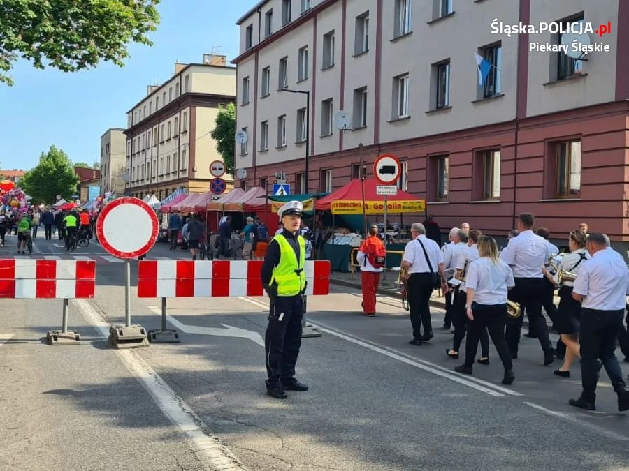 Policjanci zabezpieczali pielgrzymkę mężczyzn do Piekar Śląskich