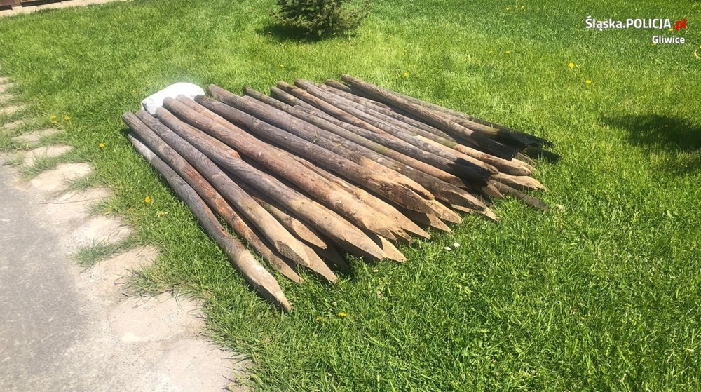 Tajemnica znikających palików w Gliwicach rozwiązana. Sprawcą okazał się 70-latek!
