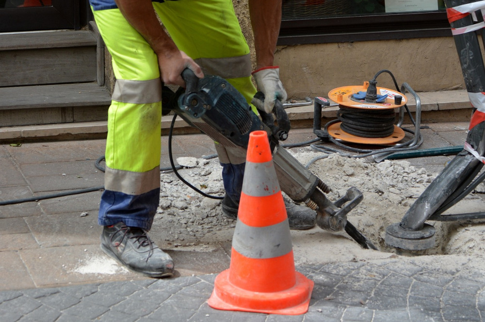 Bytom: Uwaga kierowcy! Remont studni kanalizacyjnych przy pl. Wolskiego 3