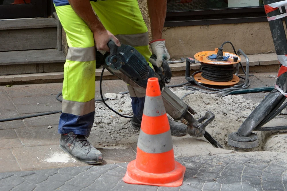 Bytom: Uwaga kierowcy! Remont studni kanalizacyjnych przy pl. Wolskiego 3