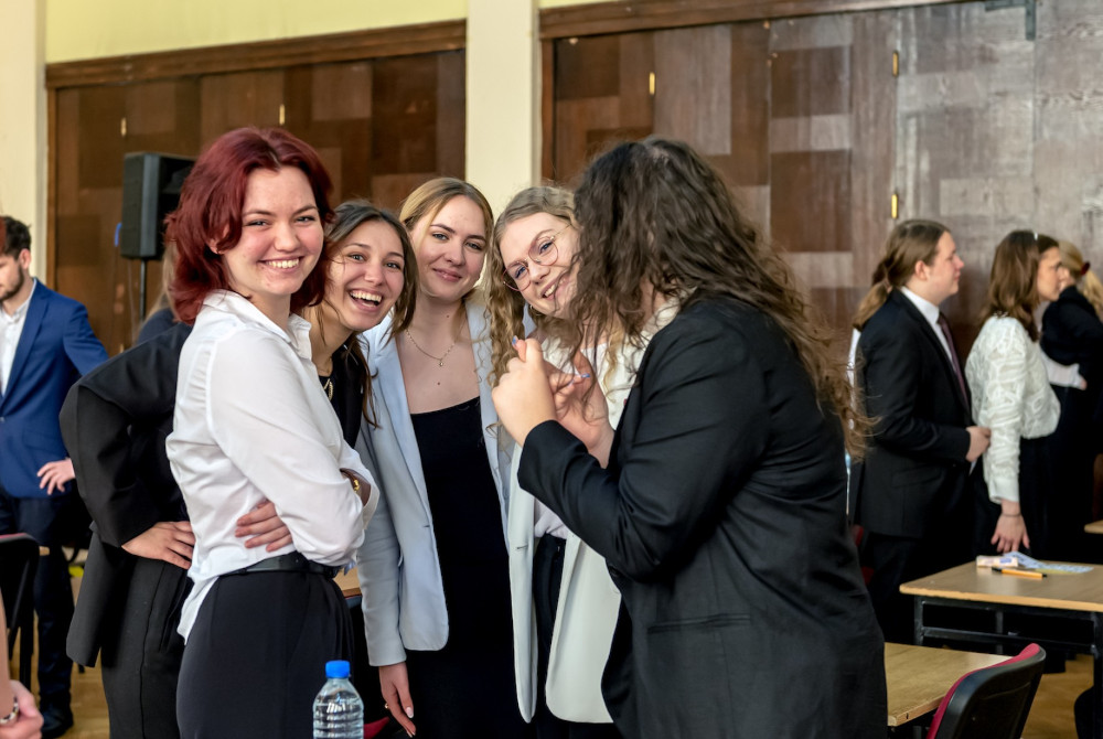 Bytom: Ruszyły matury 2023! Za zdającymi egzamin z języka polskiego