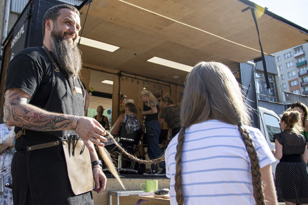 Bytom: Zetnij włosy na szczytny cel