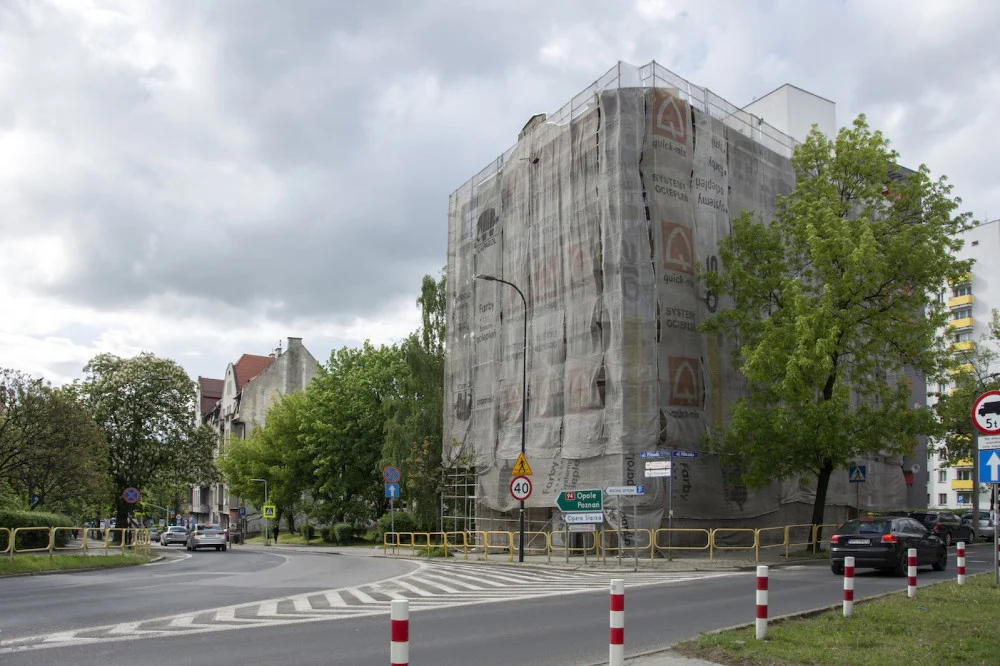 Historyczna kamienica Petera Spyry przy ul. Witczaka przechodzi kompleksową rewitalizację