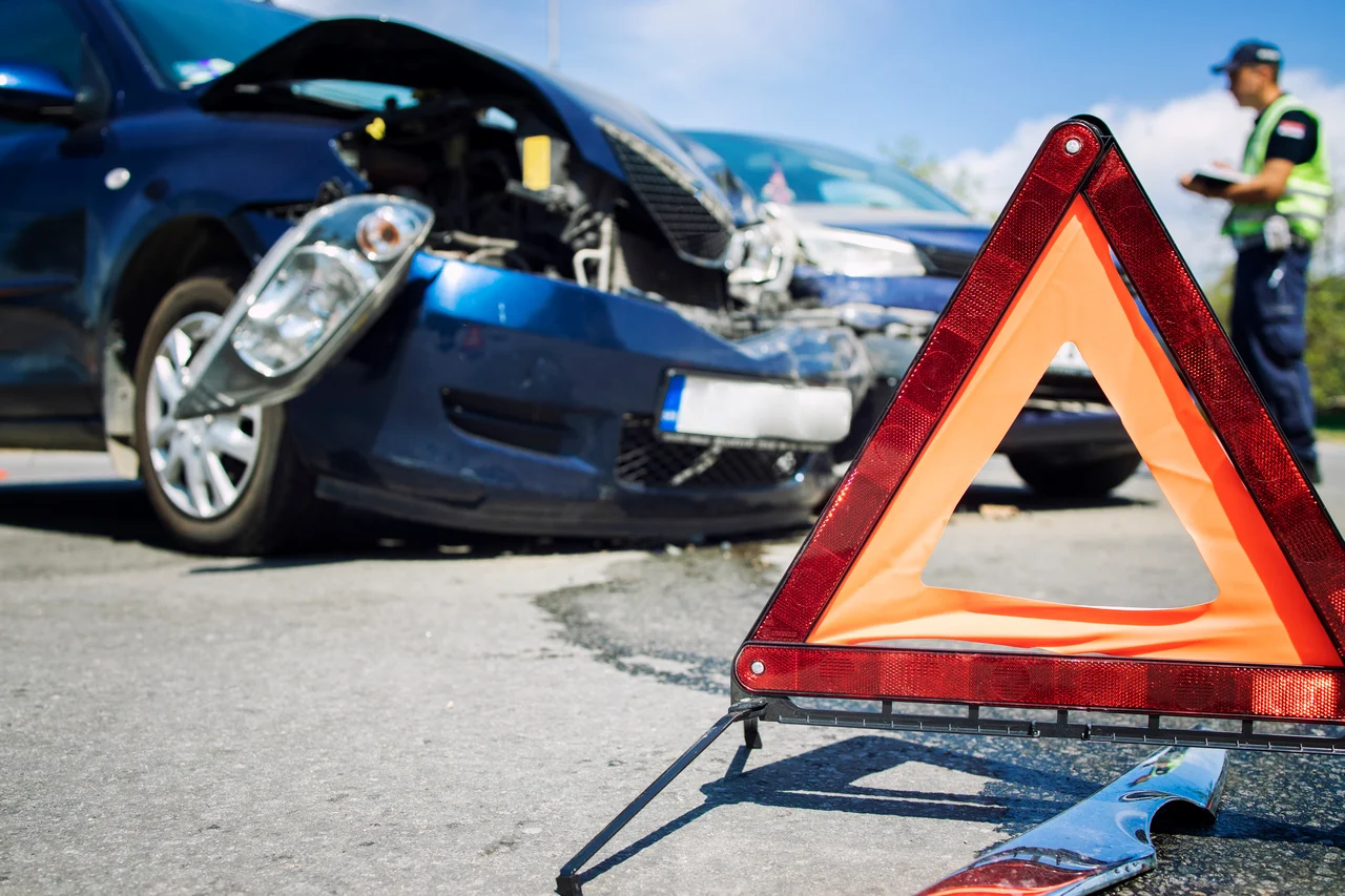 Kolizja - kiedy należy wezwać policję na miejsce zdarzenia?