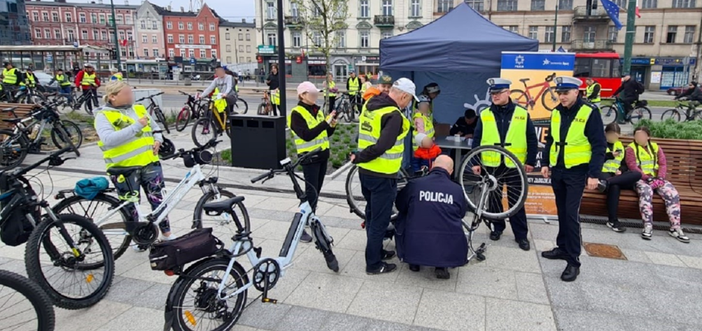 Akcja GRAWER podczas Zagłębiowskiej Masy Krytycznej. Spotkanie sosnowieckiej policji