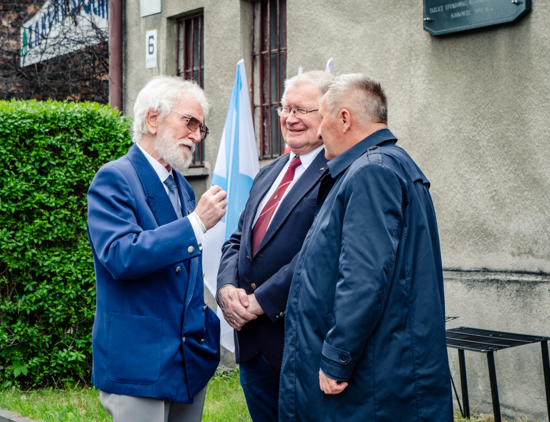 121. urodziny Jana Kiepury. Złożono kwiaty przed domem w Sosnowcu 1