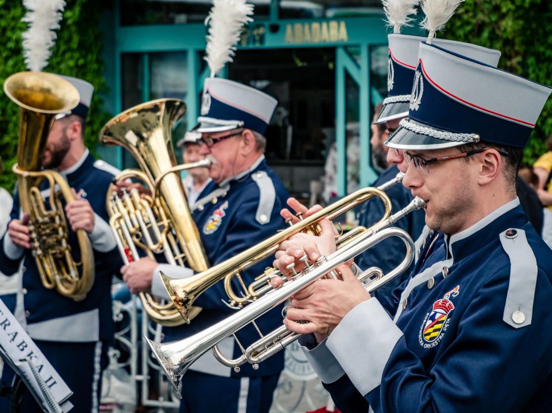 121. urodziny Jana Kiepury. Złożono kwiaty przed domem w Sosnowcu 8