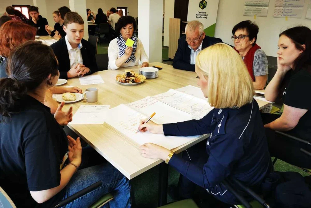 Mikołów: Spotkanie z młodzieżą i seniorami z okazji Dnia Solidarności Międzypokoleniowej