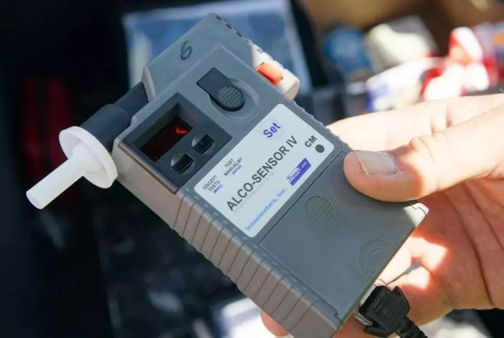 Mikołów: Jechała zygzakiem, nietrzeźwa i bez świateł. Policjanci zatrzymali 29-latkę