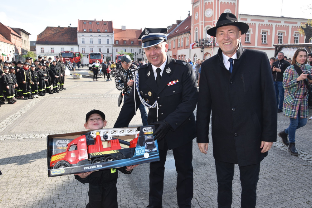 Mikołów: Uroczyste obchody Dnia Strażaka na miejskim Rynku