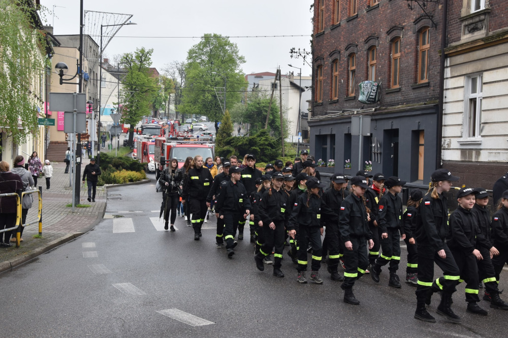 Mikołów: Uroczyste obchody Dnia Strażaka na miejskim Rynku