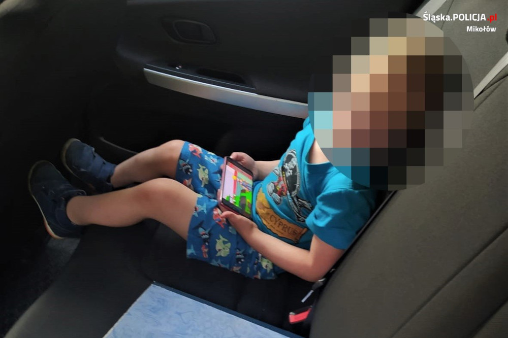 Zamiast opiekować się synem wolał obejrzeć mecz. 4-latek sam w centrum miasta