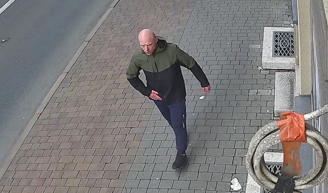 Ukradł rower. Czy rozpoznajesz tego mężczyznę?