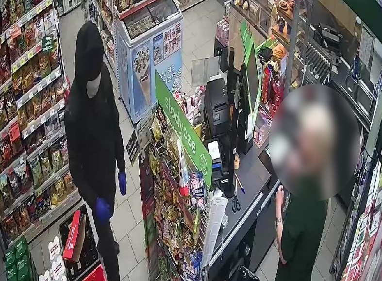 Szpikulcem zastraszył ekspedientkę w spożywczym! Policja szuka podejrzanego