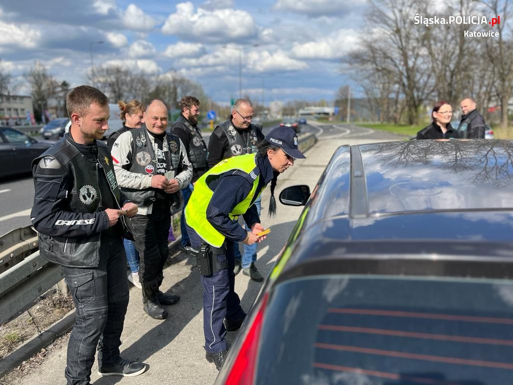Patrz w lusterka - motocykle są wszędzie! Wspólna akcja policji i Moto Pistons Górny Śląsk