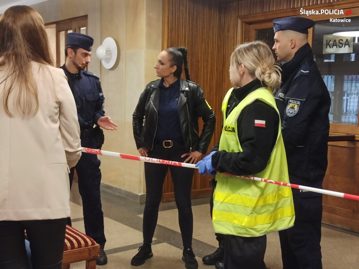 Kryminalne zagadki detektyw Sójki, czyli kto włamał się do Pałacu Młodzieży?