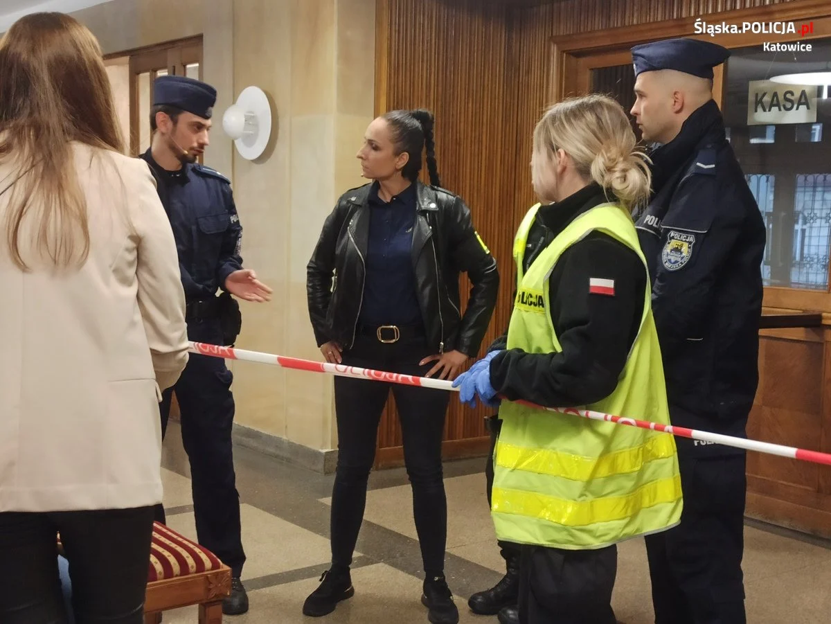 Kryminalne zagadki detektyw Sójki, czyli kto włamał się do Pałacu Młodzieży?