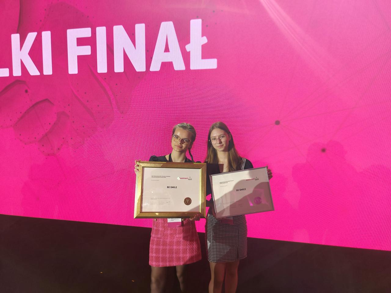 Uczennice Miarki wśród najlepszych w Polsce w olimpiadzie Zwolnieni z Teorii! / fot. Be Smile 2
