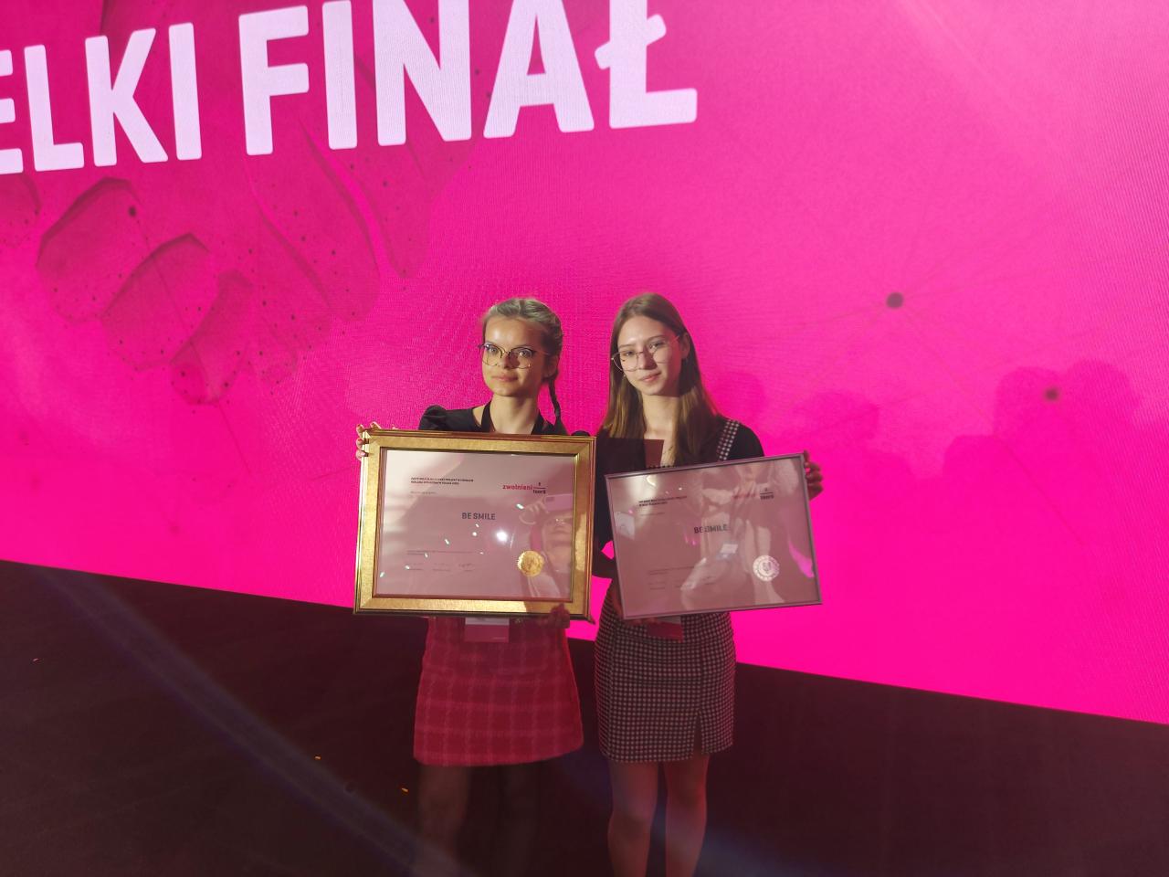 Uczennice Miarki wśród najlepszych w Polsce w olimpiadzie Zwolnieni z Teorii! / fot. Be Smile 3