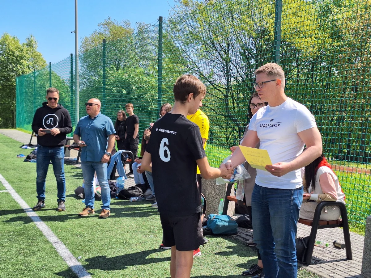 Chłopcy z klas 7. i 8. rywalizowali na boiskach