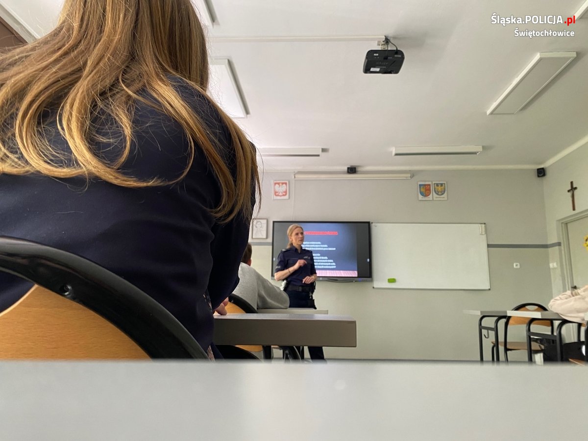 Z uczniami SP nr 8 o cyberzagrożeniach