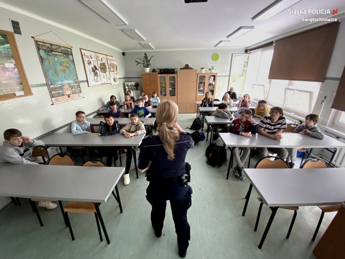 Z uczniami SP nr 8 o cyberzagrożeniach