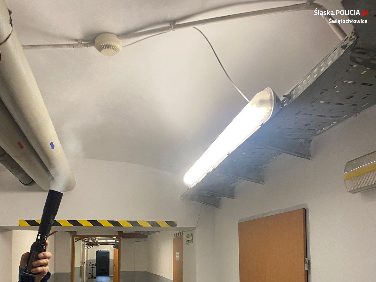 Ewakuacja komendy policji w Świętochłowicach. Strażacy przeprowadzali próbną akcję