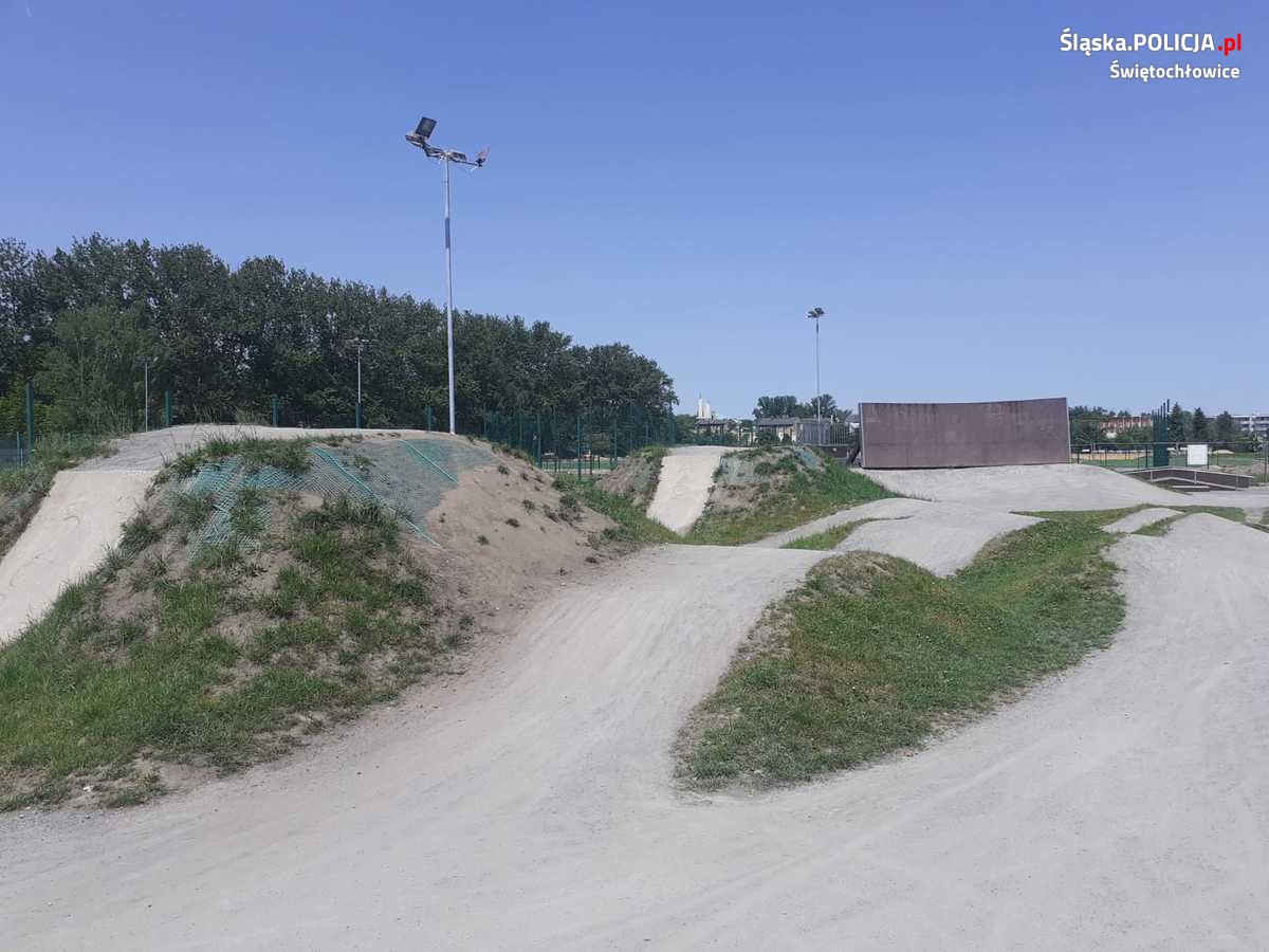 Bezpieczny skatepark i pumptrack. Policjanci sprawdzali bezpieczeństwo użytkowników
