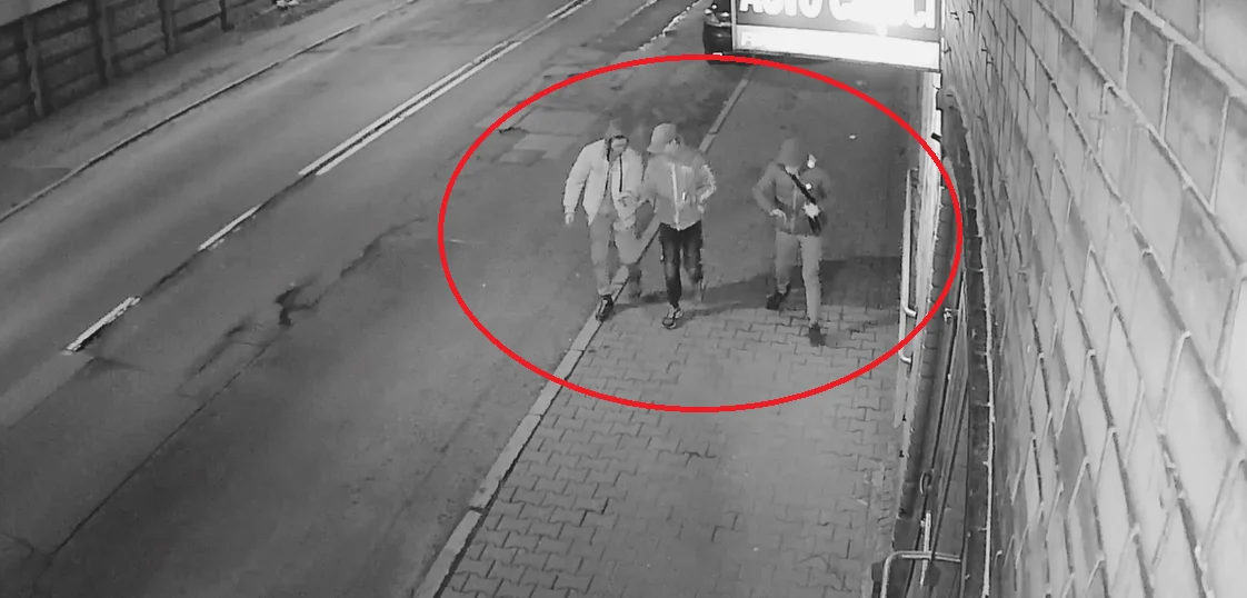 Policjanci publikują wizerunek sprawców rozboju. Rozpoznajesz ich?