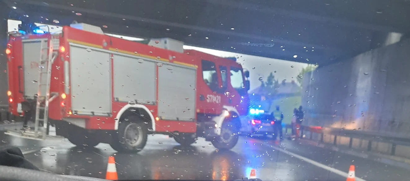 Groźna kolizja na DTŚ. Droga była zablokowana!