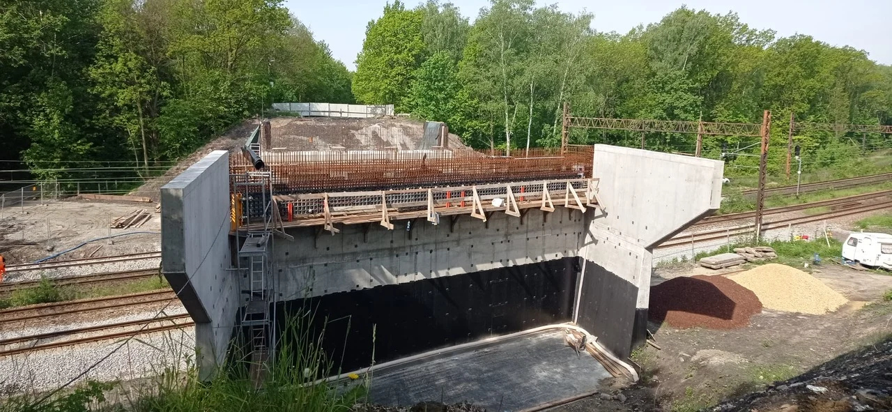 Trwa przebudowa wiaduktu w ciągu ul. Roosevelta. Na jakim etapie są prace? [ZDJĘCIA]