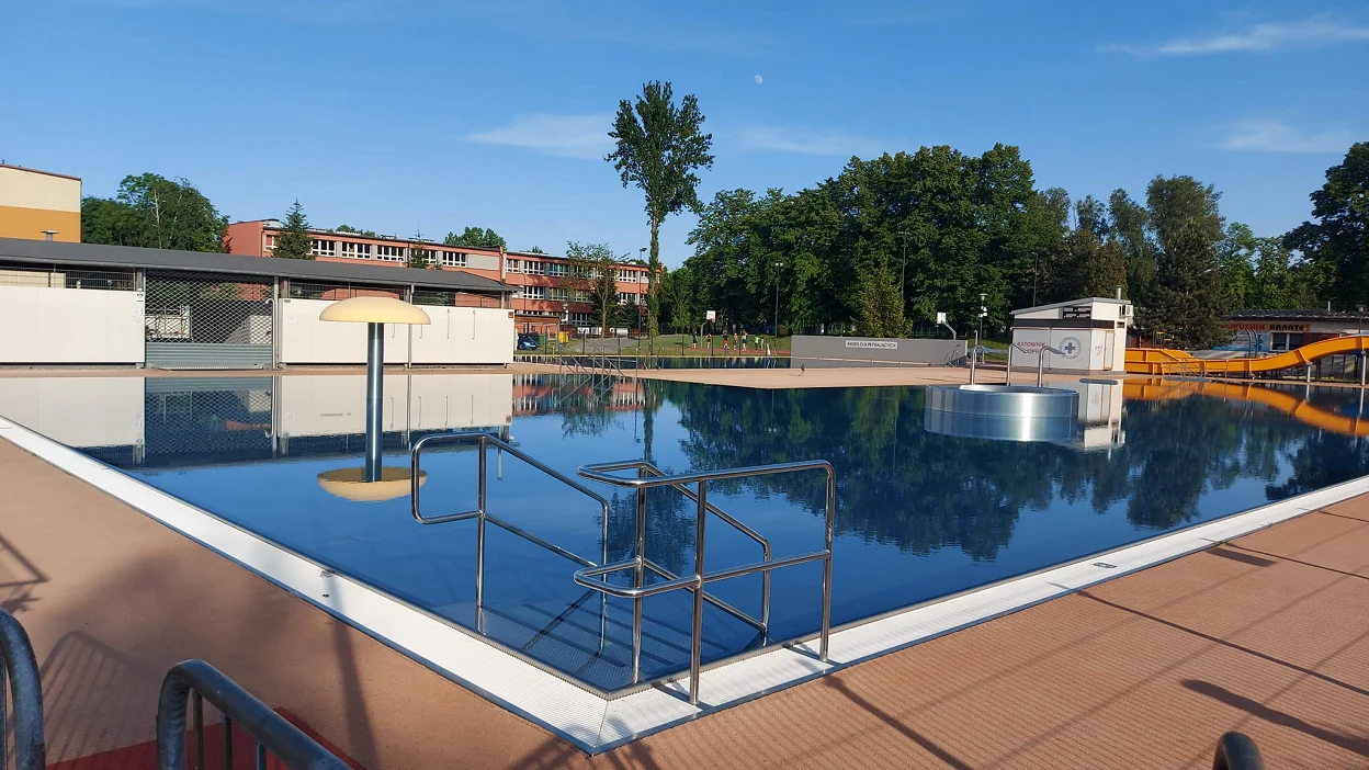 Już w czwartek otwarcie basenu letniego w Rudzie Śląskiej! [CENNIK, GODZINY OTWARCIA]