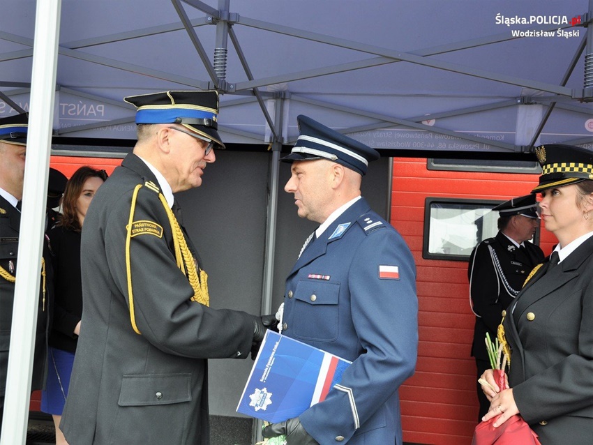 Powiatowe Obchody Dnia Strażaka z udziałem szefa wodzisławskich policjantów