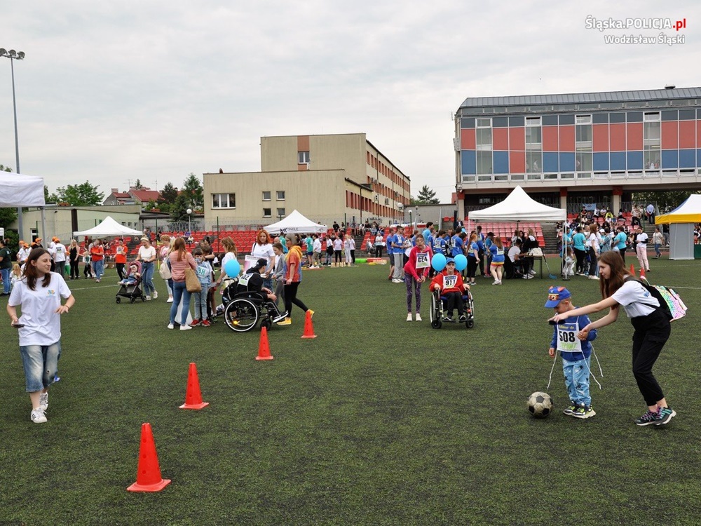 XIX Powiatowa Olimpiada Osób Niepełnosprawnych za nami. Pojawił się wodzisławski komendant