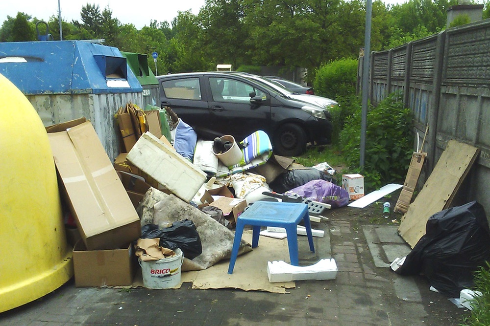 Podrzucił odpady w rejonie siemianowickich działek. Został ukarany