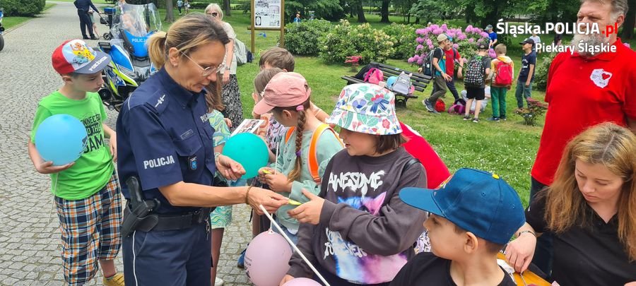 Piknik bezpieczeństwa 2023 z udziałem piekarskich policjantów